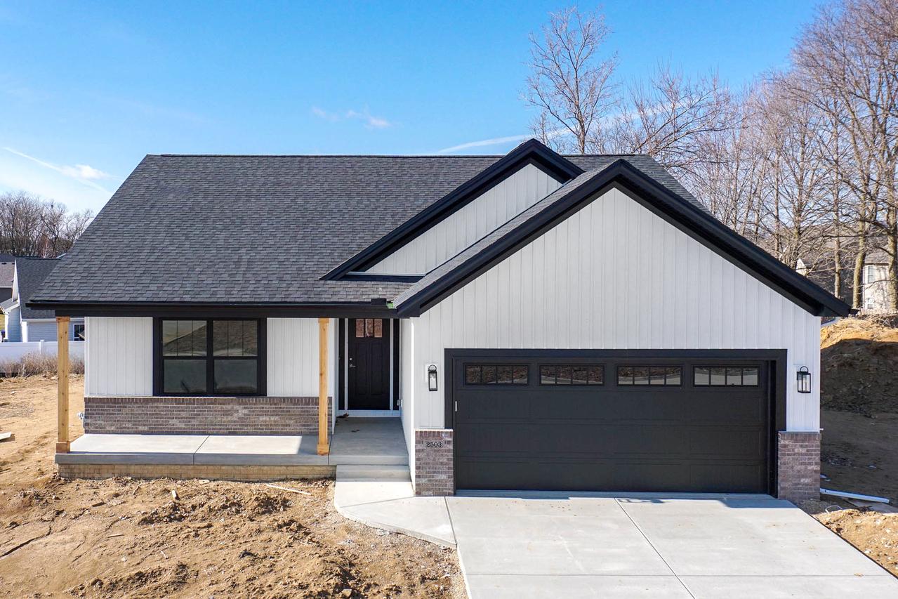 2503 Treeline Dr., Bloomington, IL 61704