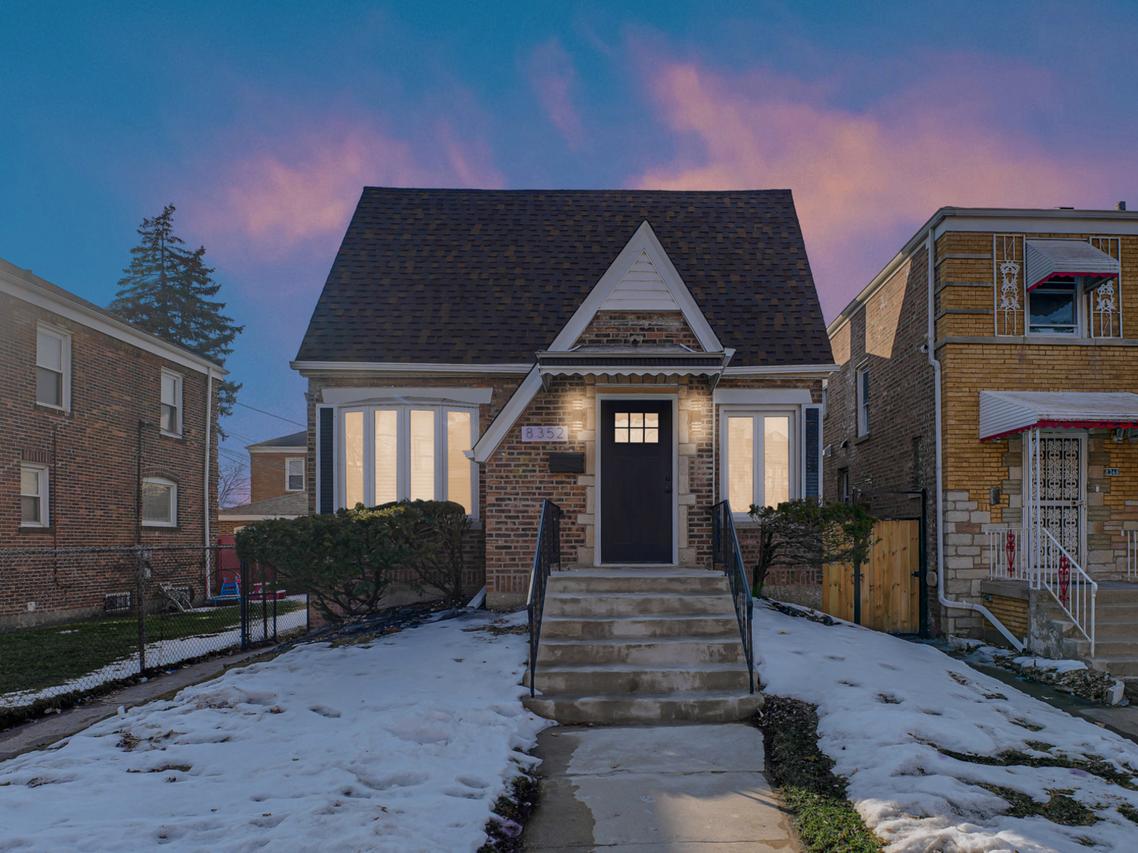 8352 S Saint Lawrence Ave., Chicago, IL 60619
