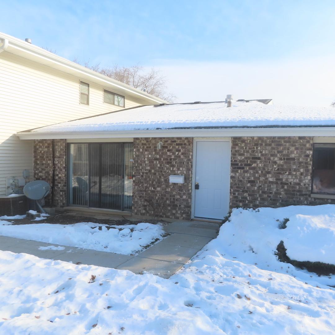 1305 Wakeby Ln., Schaumburg, IL 60193