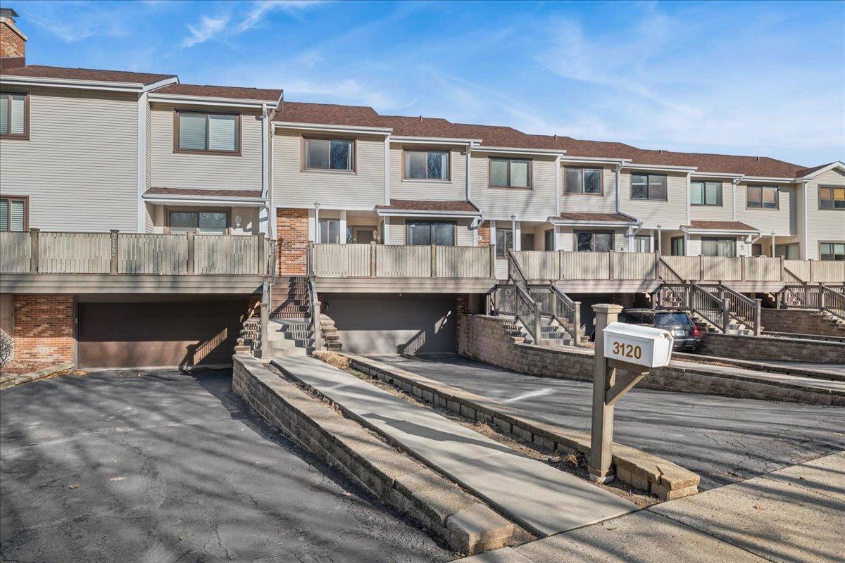 3120 Antelope Springs Rd., Northbrook, IL 60062