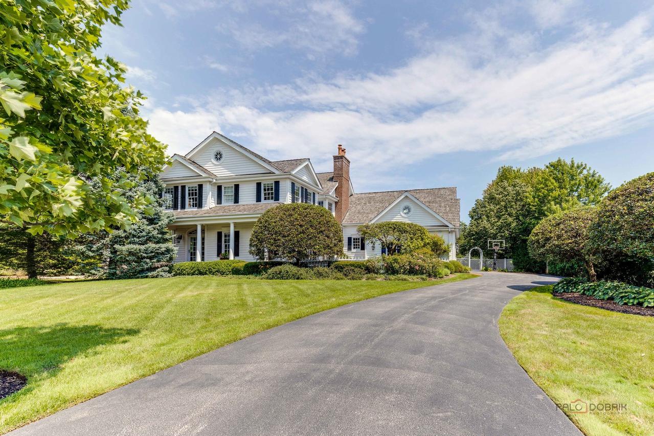 1091 Olmsted Dr., Lake Forest, IL 60045