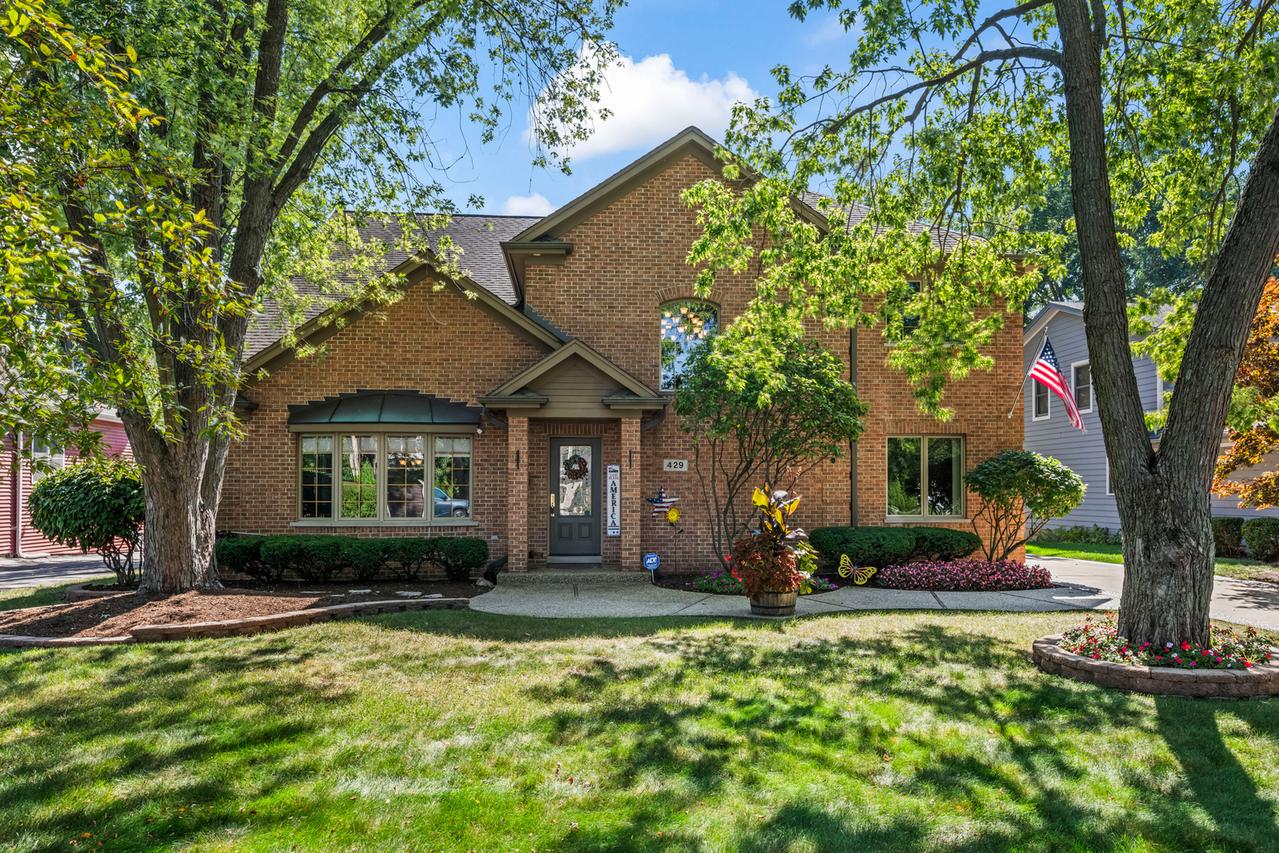 429 W Kenilworth Ave., Palatine, IL 60067