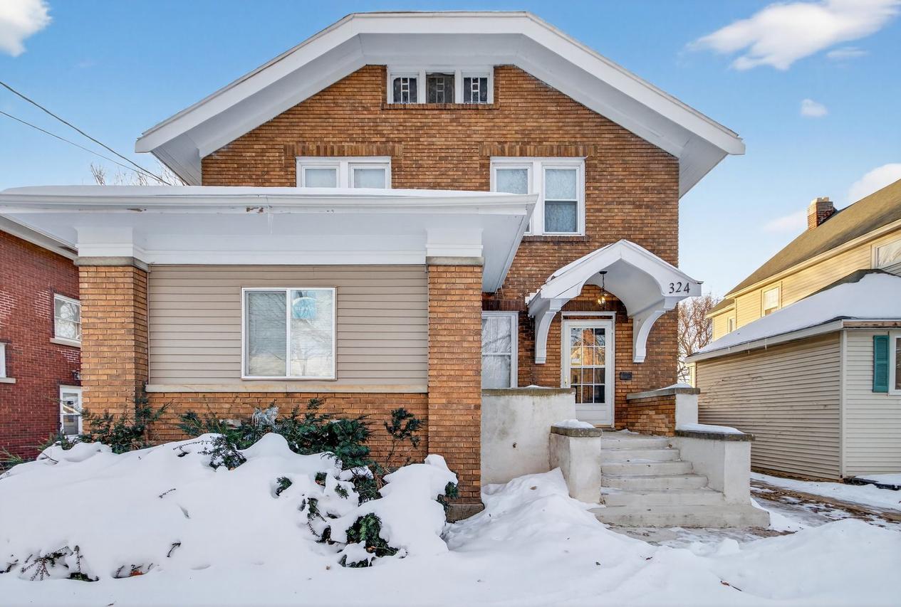 324 Paris Ave., Rockford, IL 61107