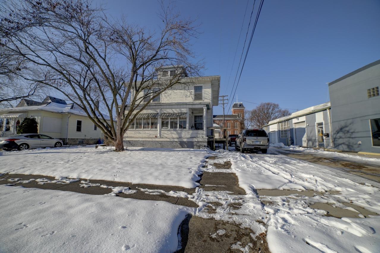 215 S 3rd St., Watseka, IL 60970