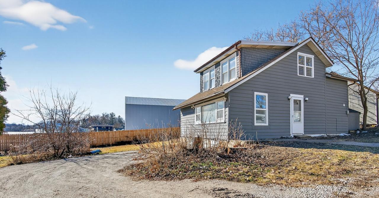 42319 N Woodbine Ave., Antioch, IL 60002