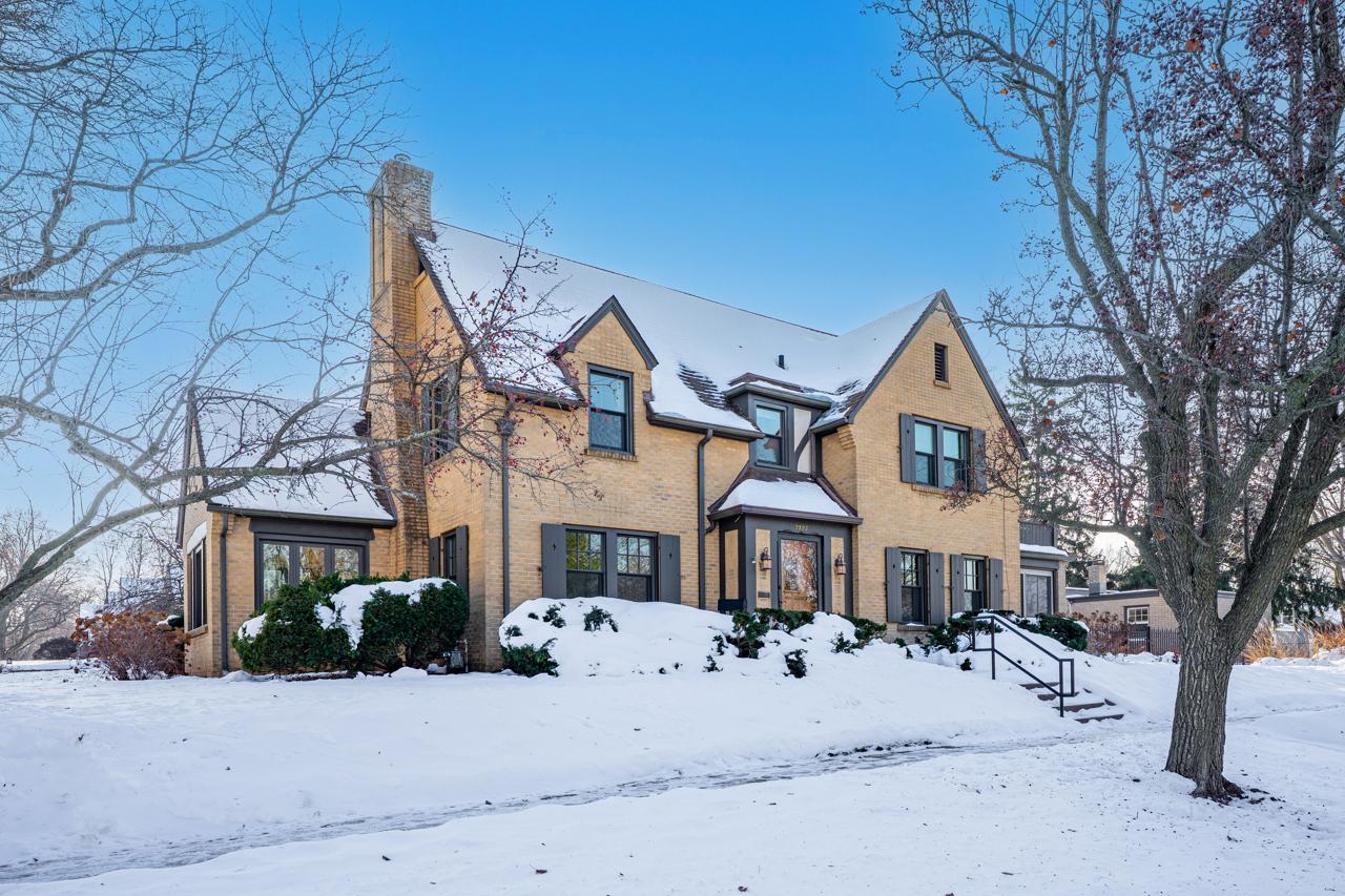 2127 Jackson St., Rockford, IL 61107