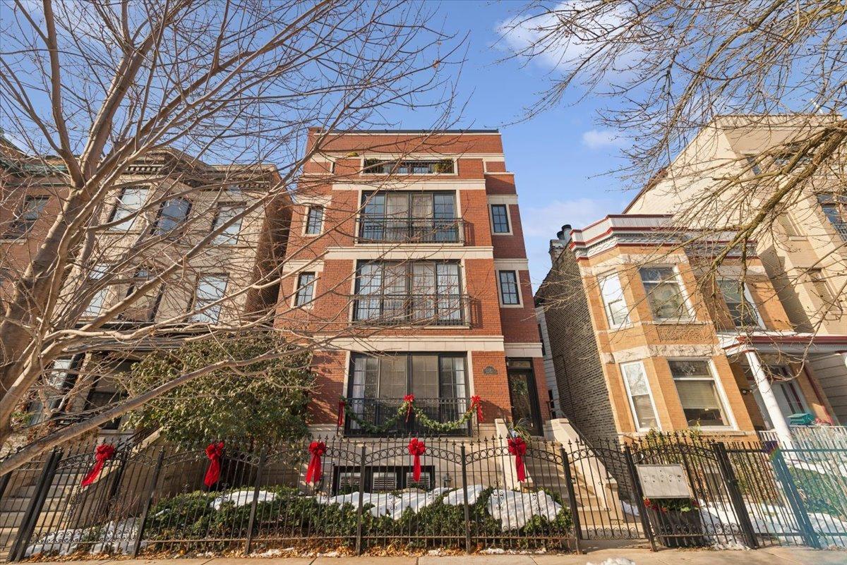 3746 N Fremont St. #1, Chicago, IL 60613