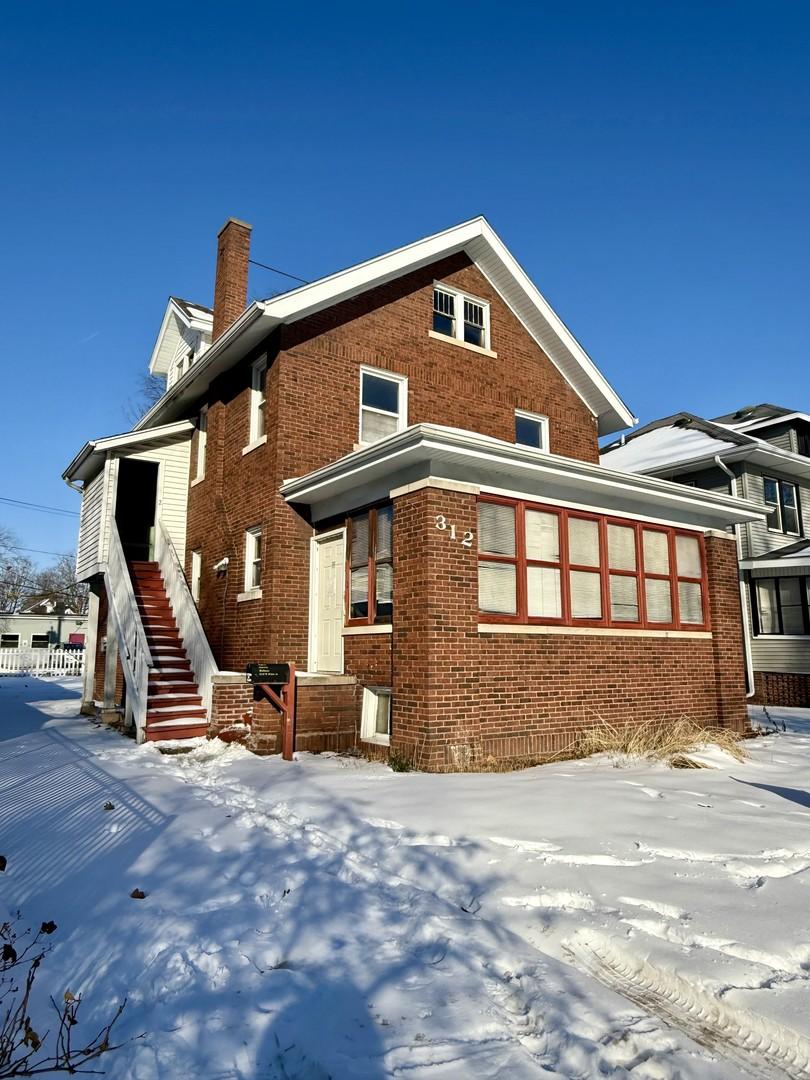 312 W White St., Champaign, IL 61820