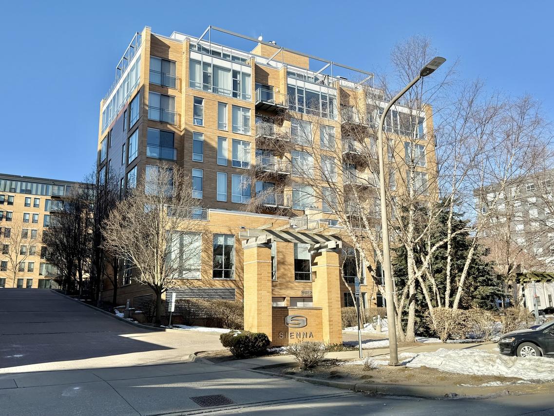 1740 Oak Ave. #409, Evanston, IL 60201