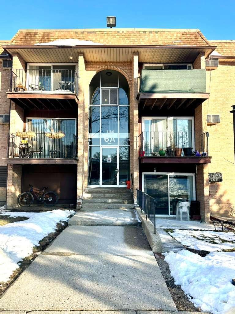1180 Meadow Ln. #108, Hoffman Estates, IL 60169