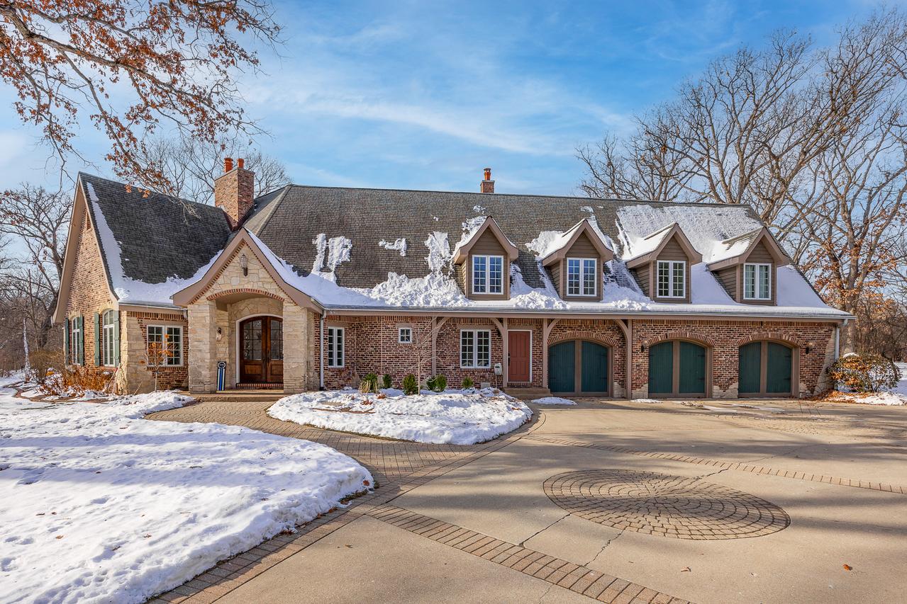 7S460 Donwood Dr., Naperville, IL 60540