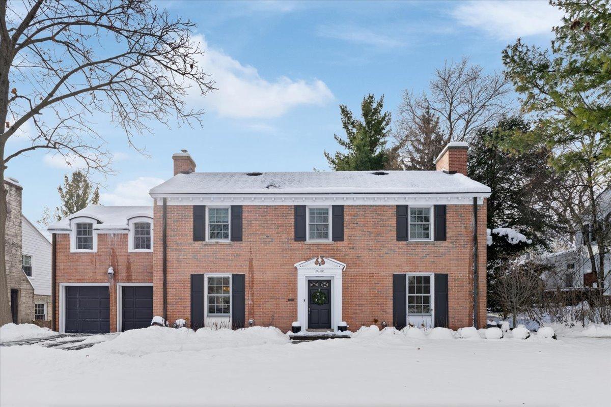 700 Park Dr., Kenilworth, IL 60043