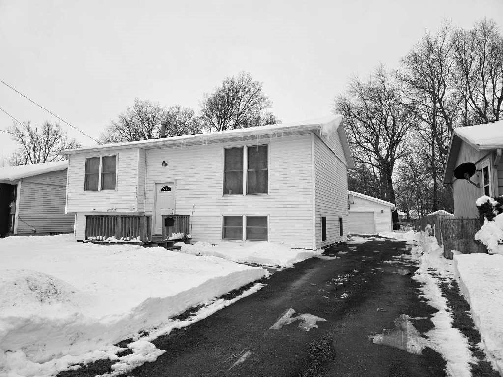 2017 E Le Fevre Rd., Sterling, IL 61081