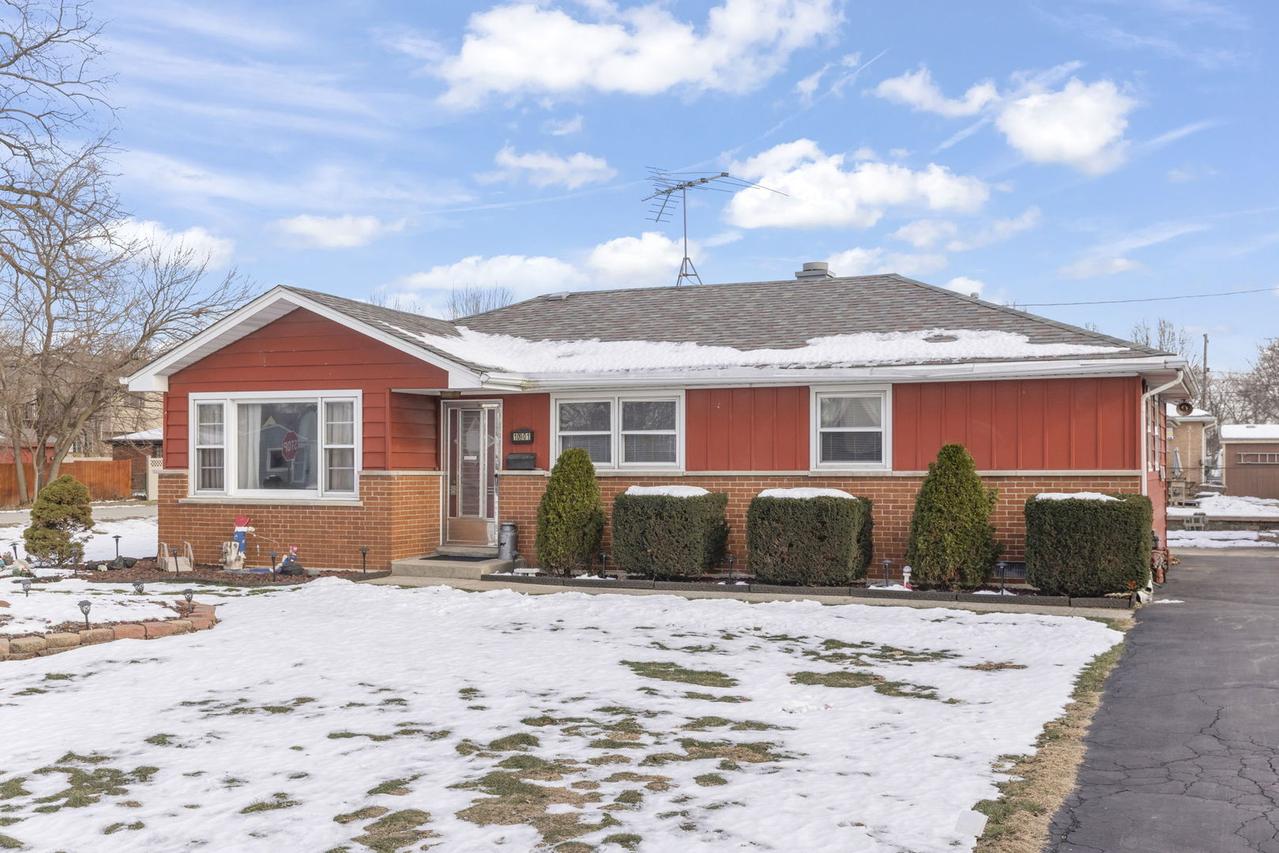 10901 S Nagle Ave., Worth, IL 60482