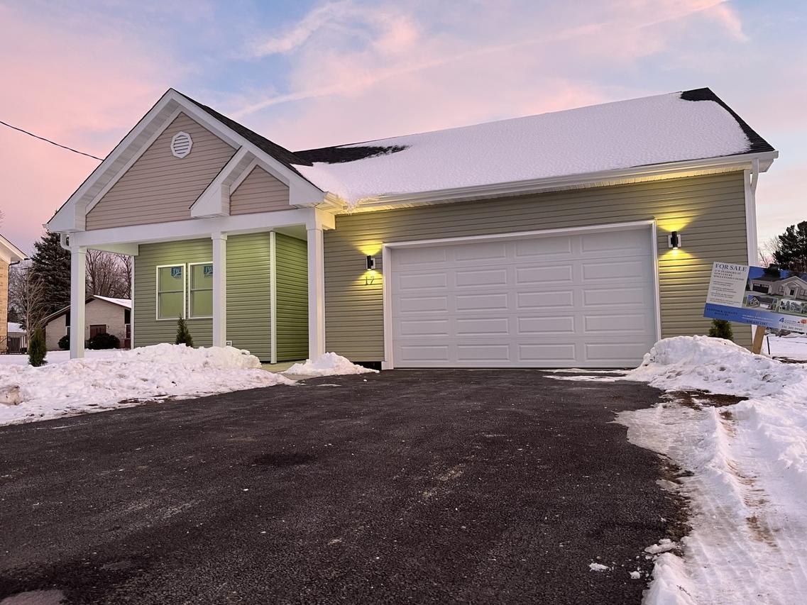 17 W Dearborn St., Plano, IL 60545