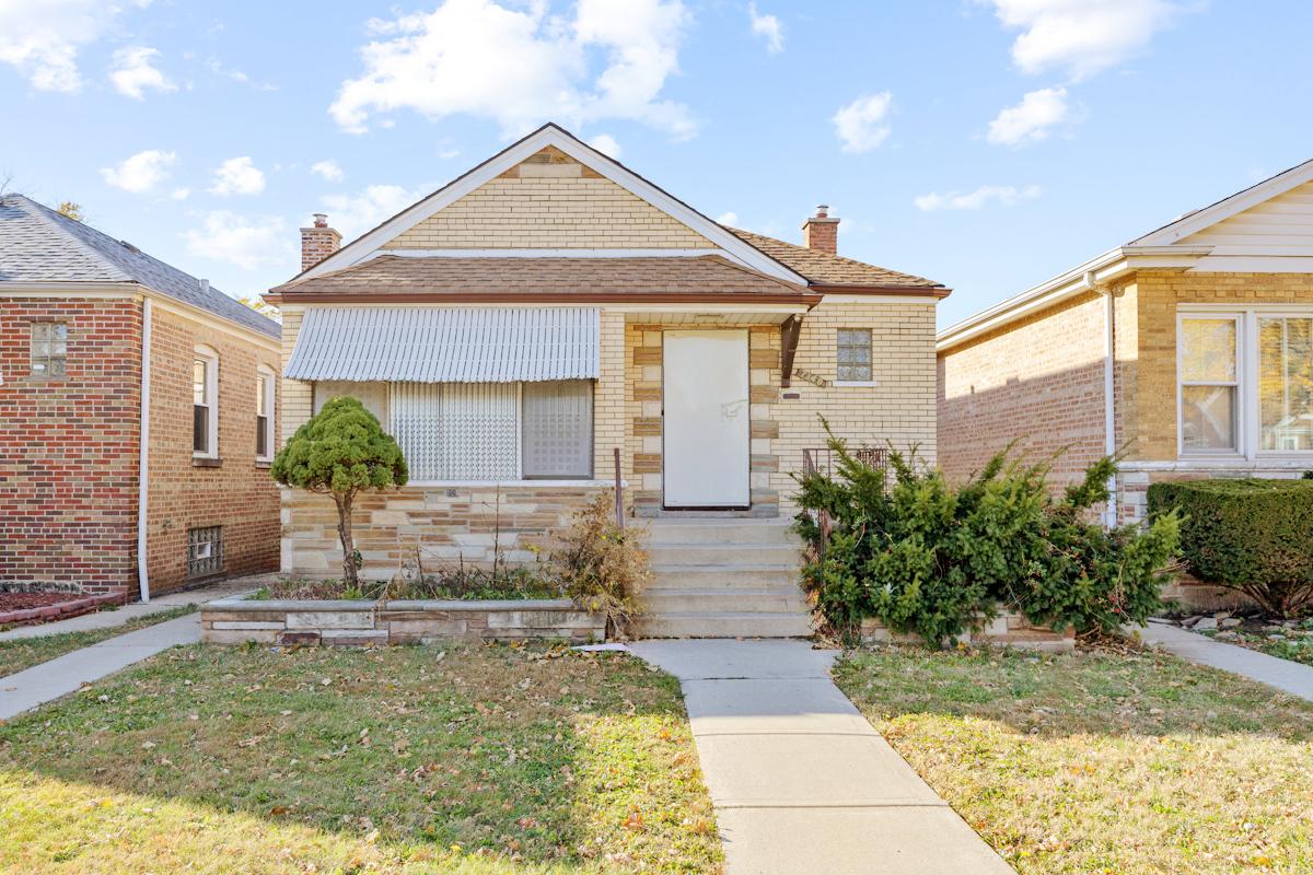 7148 S Sawyer Ave., Chicago, IL 60629
