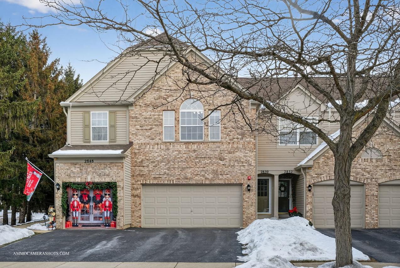 2850 Stonewater Dr., Naperville, IL 60564
