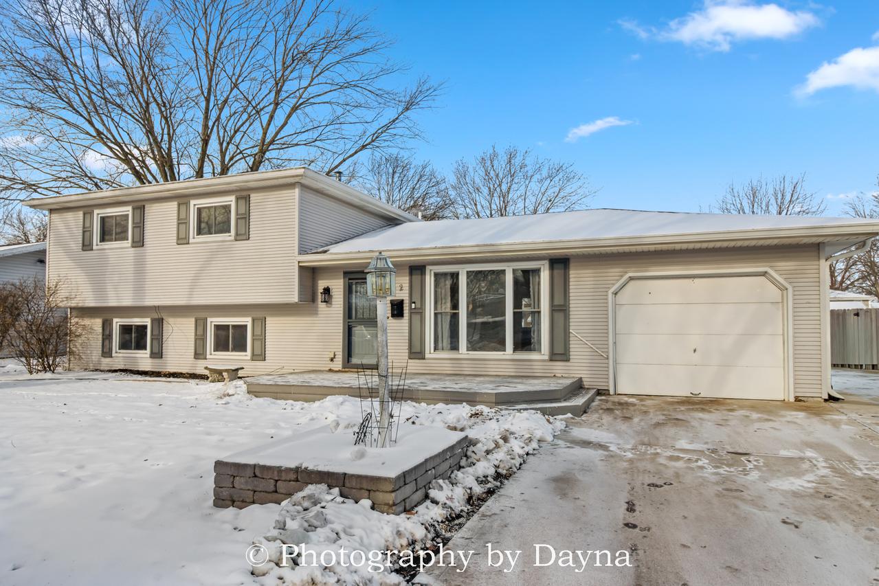 42 Emery Dr., Bourbonnais, IL 60914