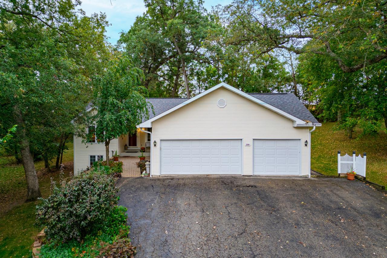 2209 Gainsboro Ave., Davis, IL 61019