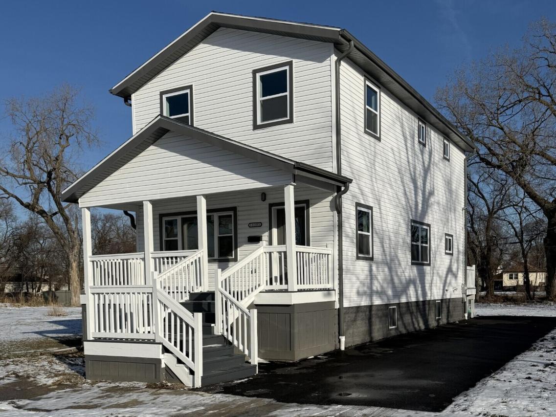 15351 S 3rd Ave., Harvey, IL 60426