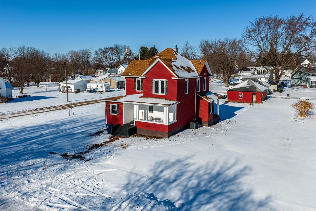 204 E South St., Sheffield, IL 61361