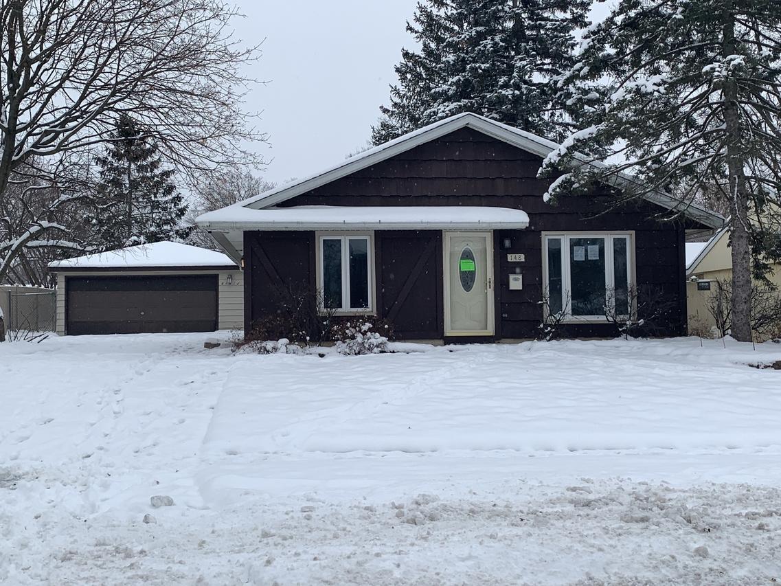 148 W Kennedy Dr., Streamwood, IL 60107