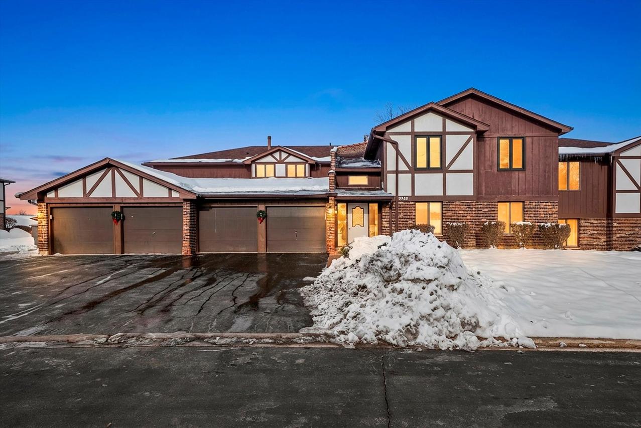 9748 Mill Dr. #2E, Palos Park, IL 60464