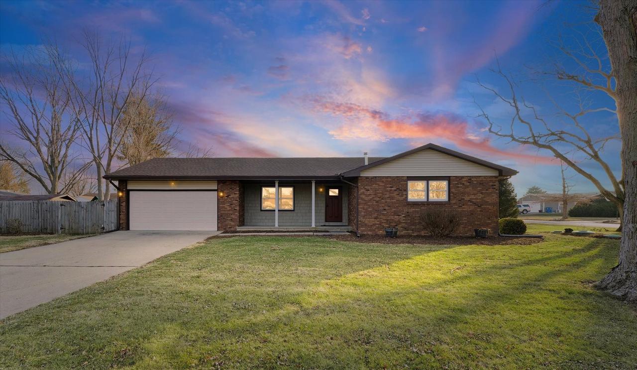 1688 Willowdale Dr., St. Joseph, IL 61873