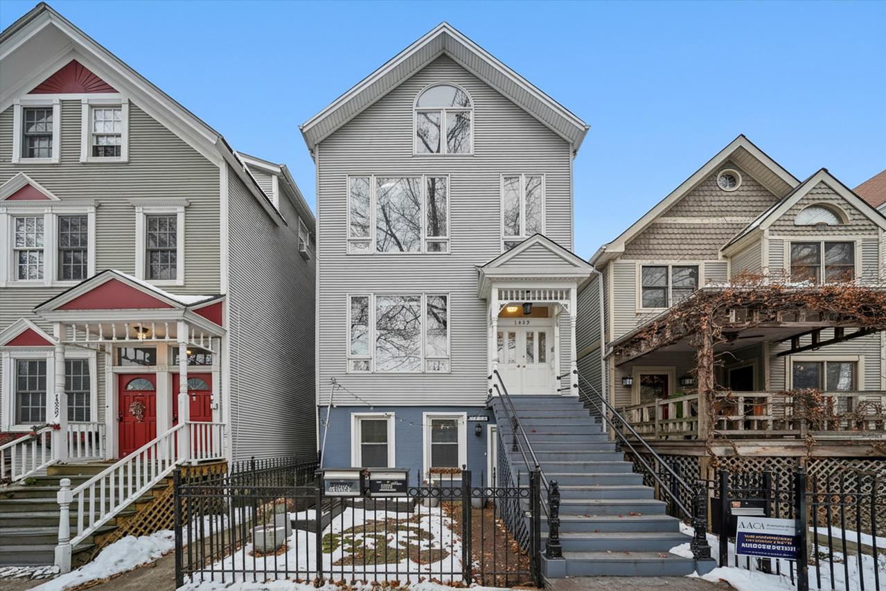 1339 W Barry Ave. #2, Chicago, IL 60657