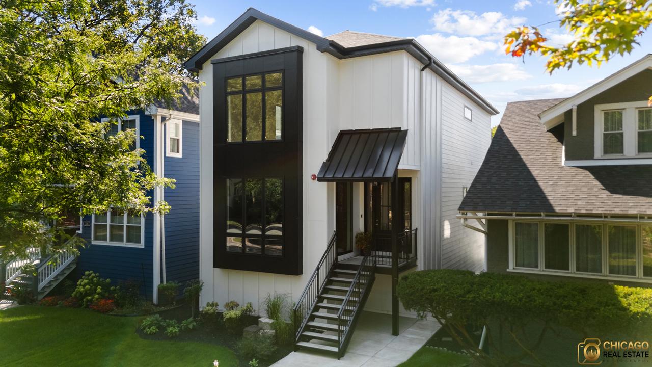 1143 Clinton Ave., Oak Park, IL 60304