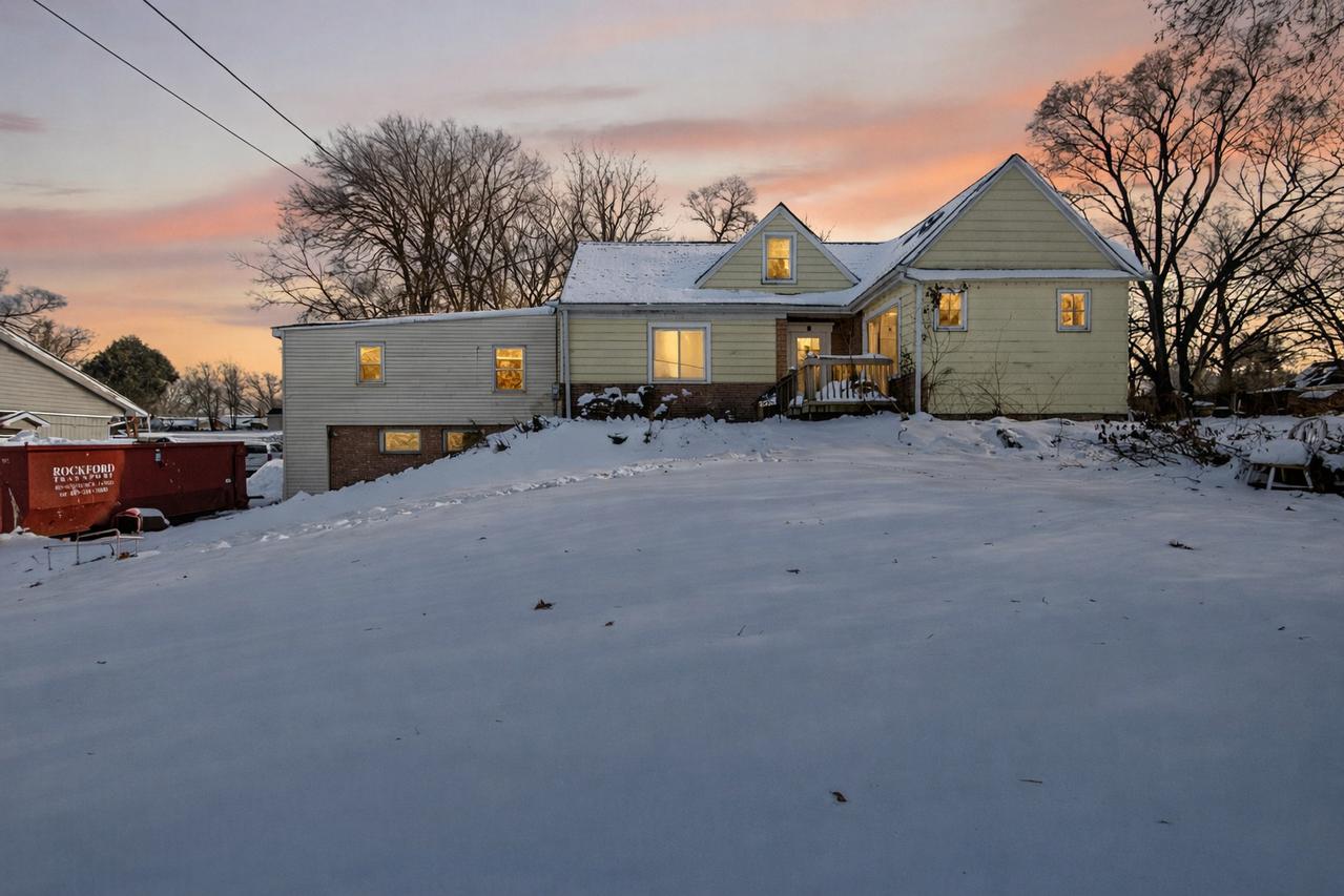 2338 22nd St., Rockford, IL 61108