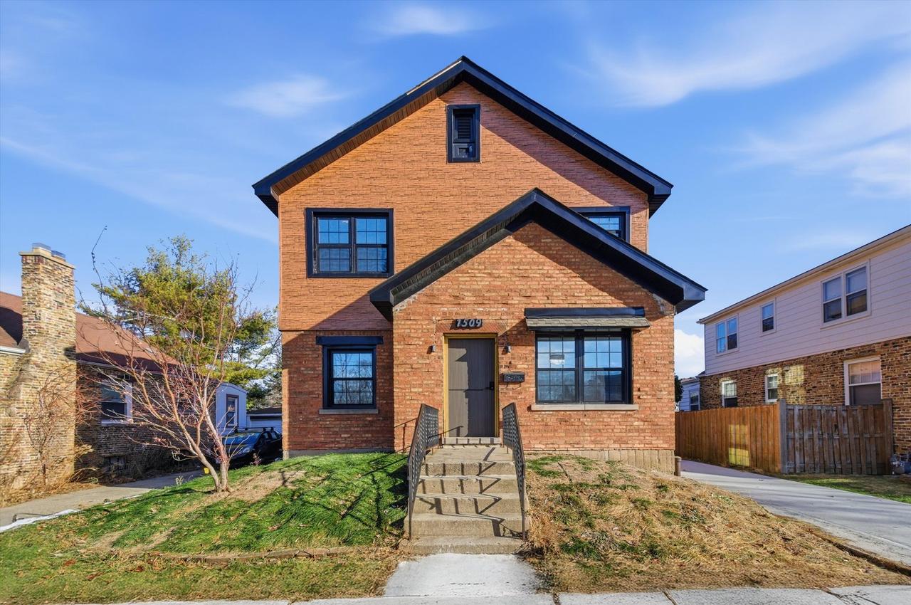 [Address Hidden by Seller], Des Plaines, IL 60018