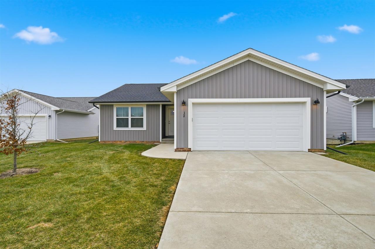 12 Misty Ln., Bloomington, IL 61705