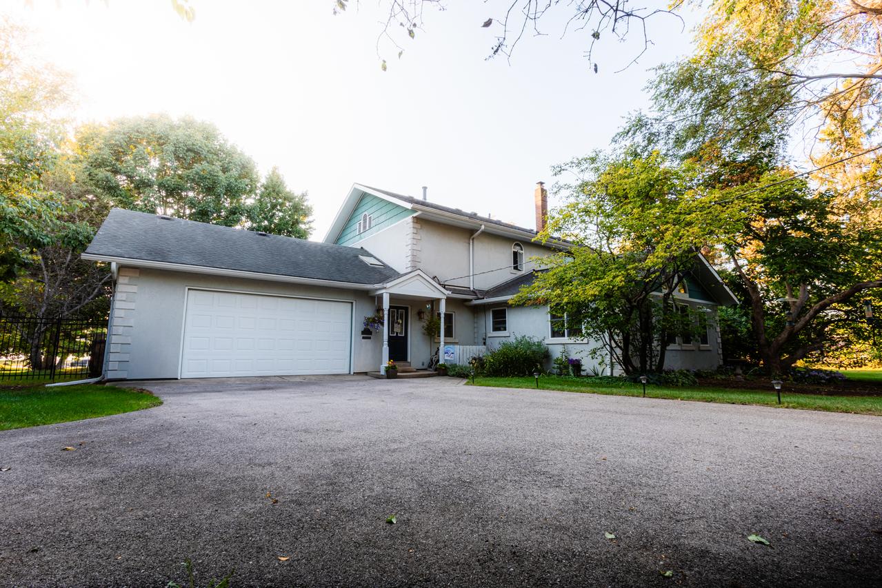 101 Beachway Dr., Fox River Grove, IL 60021