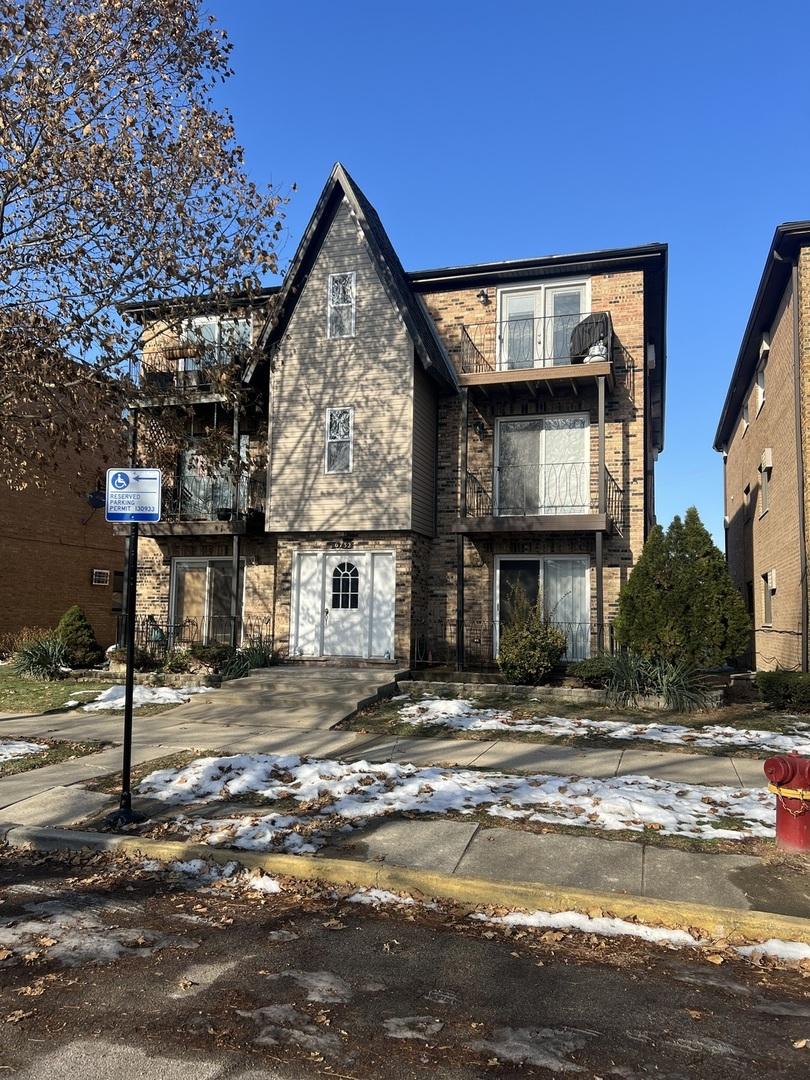 6732 W 64th Pl. #2E, Chicago, IL 60638