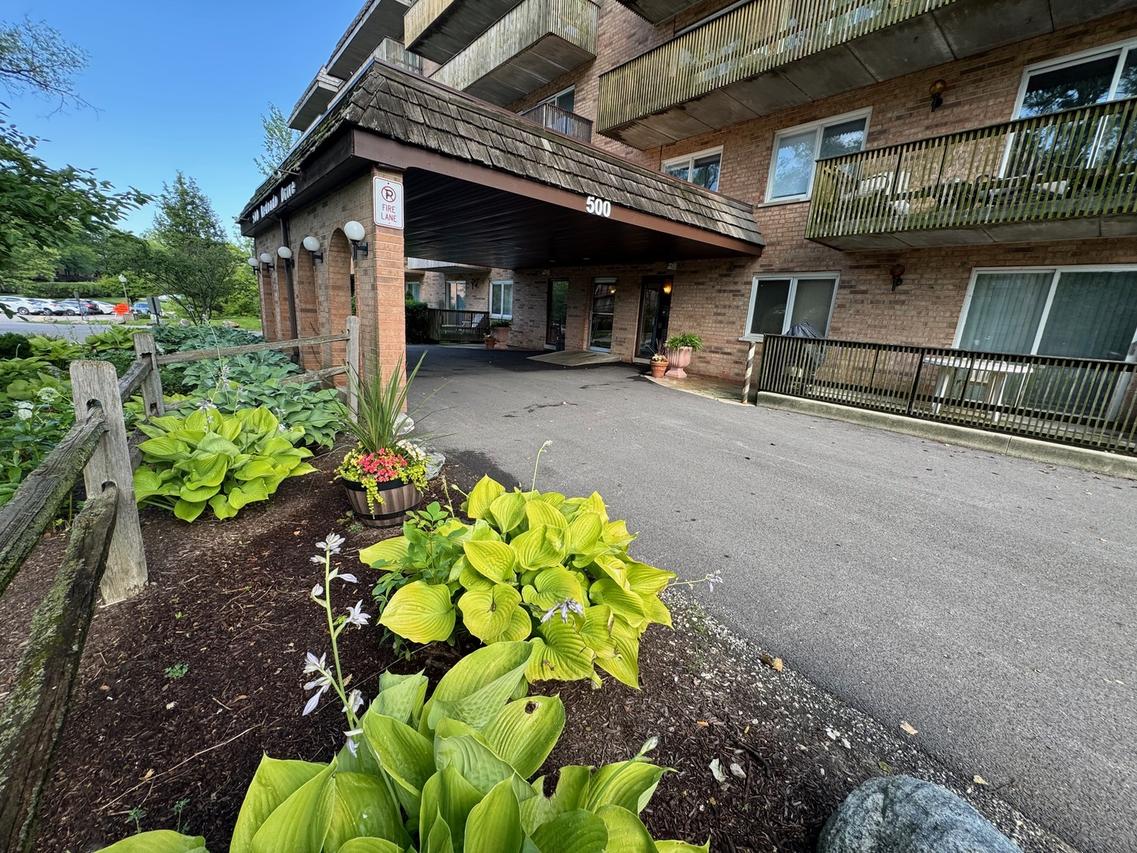 500 Redondo Dr. #507, Downers Grove, IL 60516