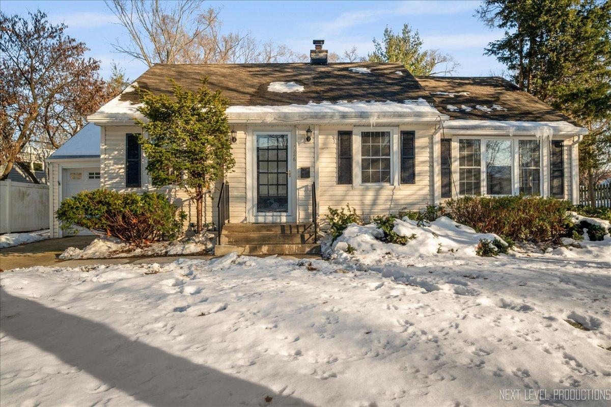 1326 Elm St., St. Charles, IL 60174