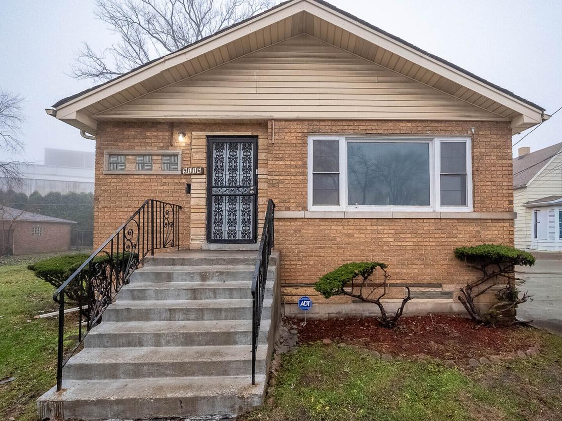 9116 S Dante Ave., Chicago, IL 60619