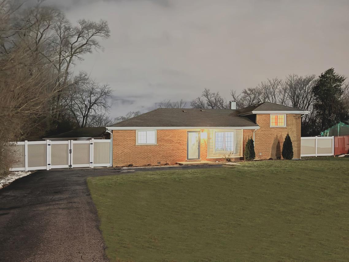 128 S Villa Ave., Addison, IL 60101