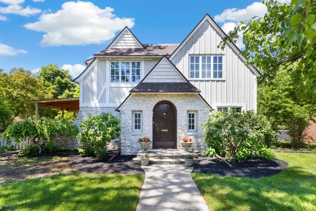 2412 Harlem Blvd., Rockford, IL 61103