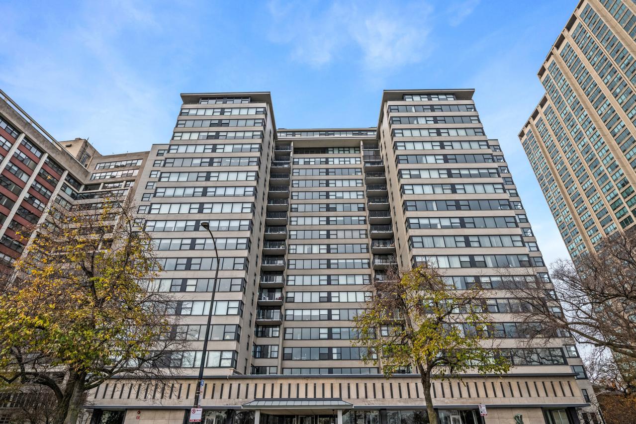 3430 N Lake Shore Dr. #4K, Chicago, IL 60657