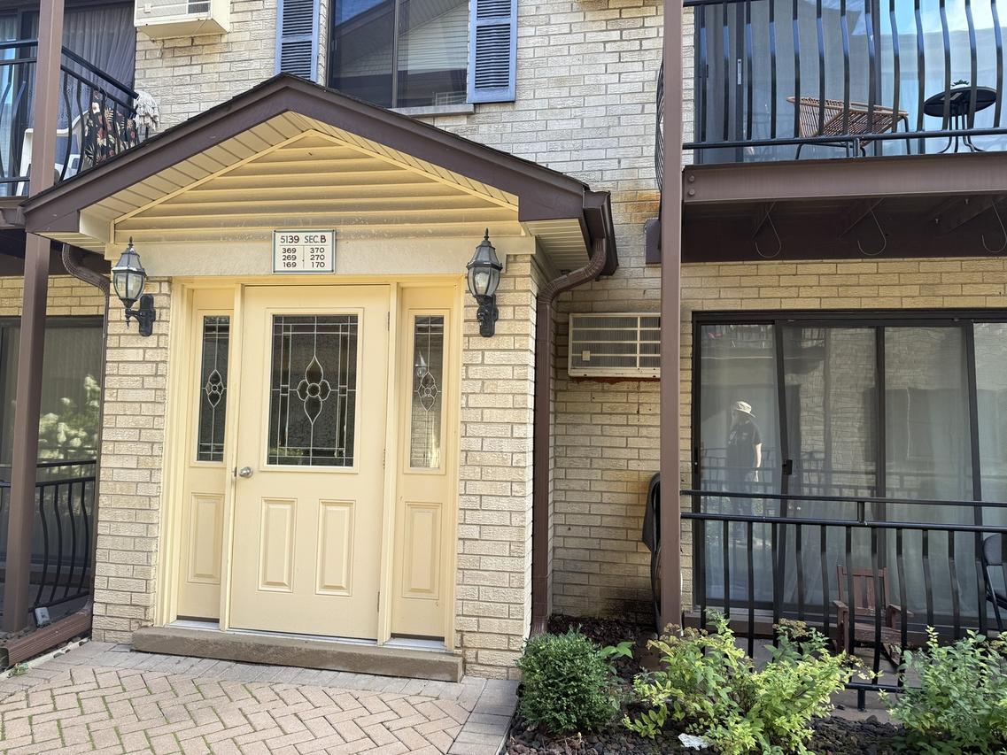 5139 N East River Rd. #170B, Chicago, IL 60656