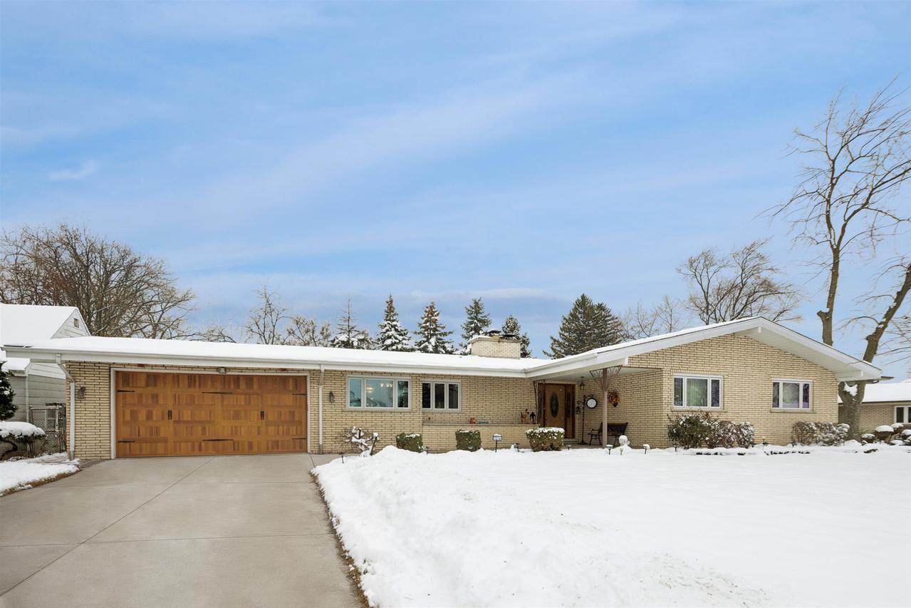 7216 S Octavia Ave., Bridgeview, IL 60455