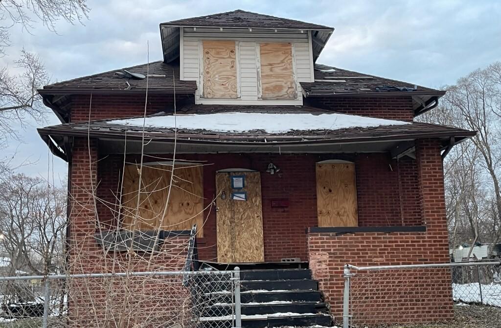 302 E 134th St., Chicago, IL 60827