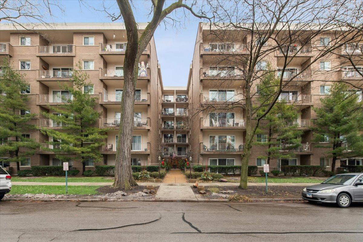 411 Ashland Ave. #1A, River Forest, IL 60305