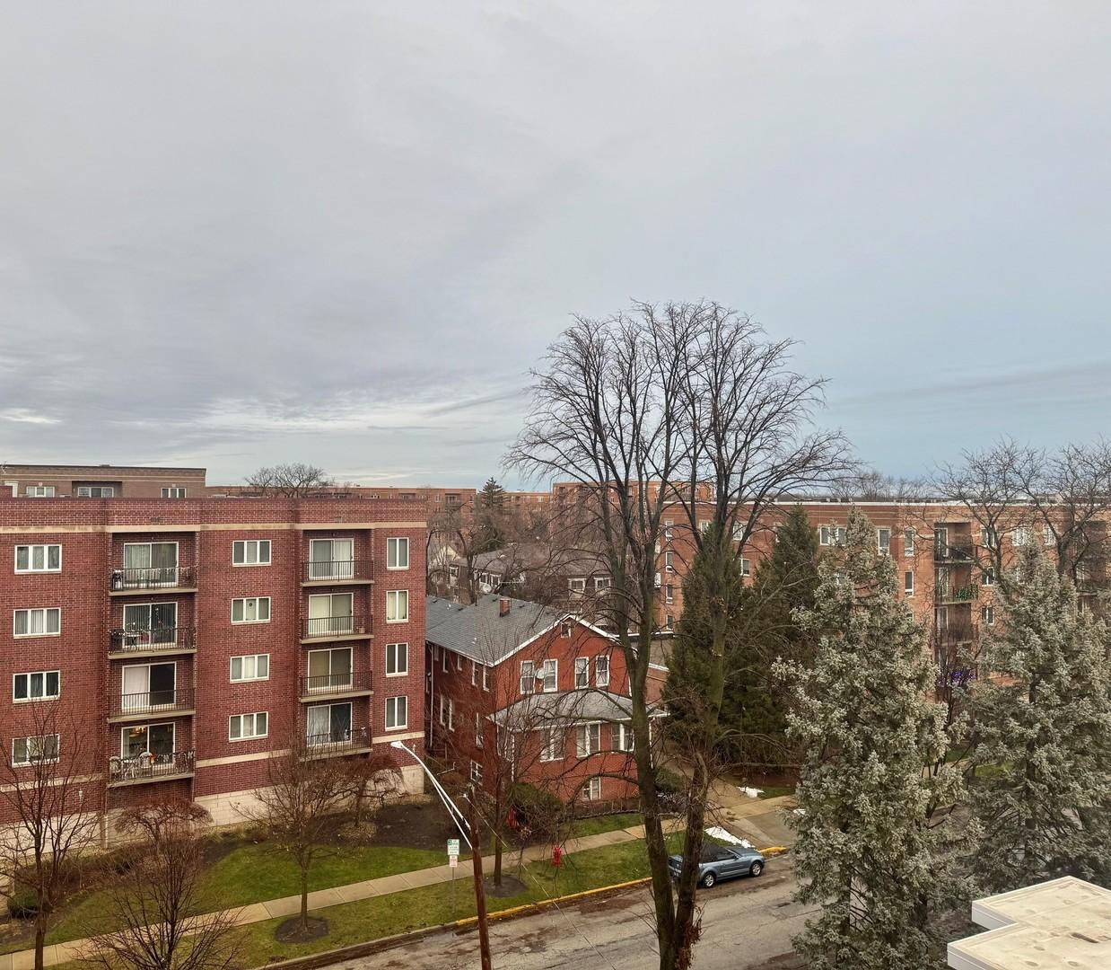 1325 Perry St. #606, Des Plaines, IL 60016