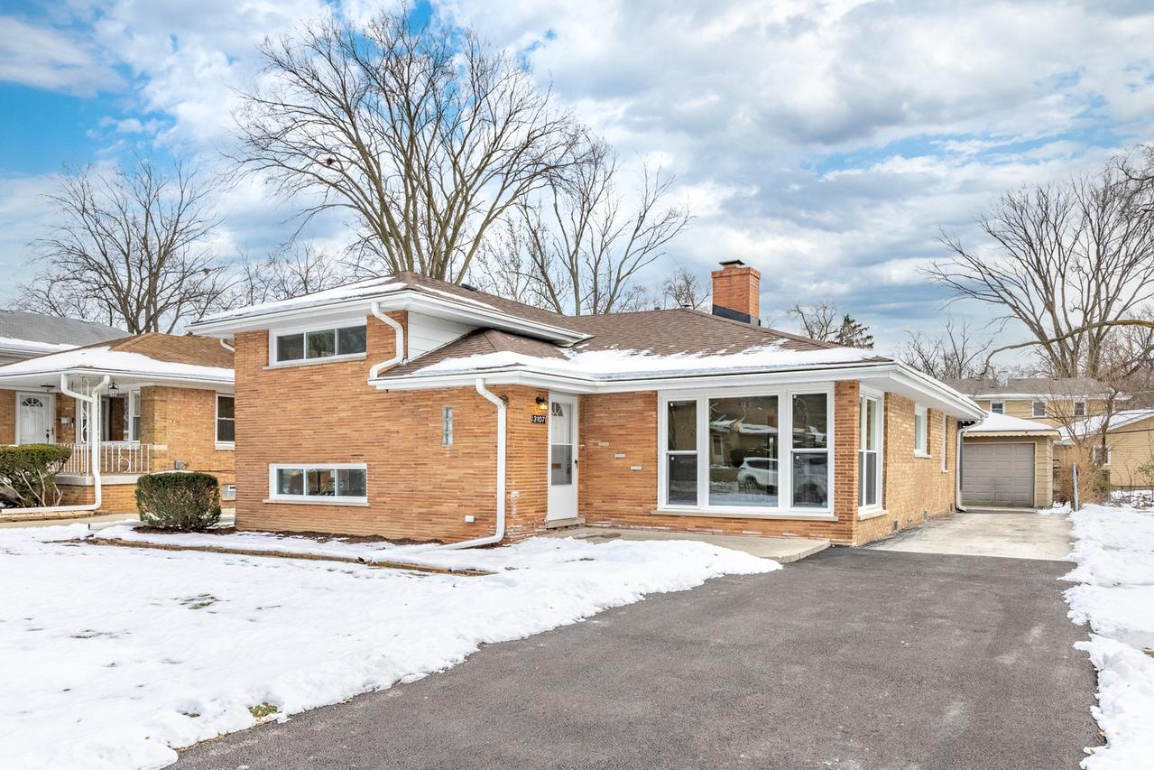 3107 173rd St., Hazel Crest, IL 60429