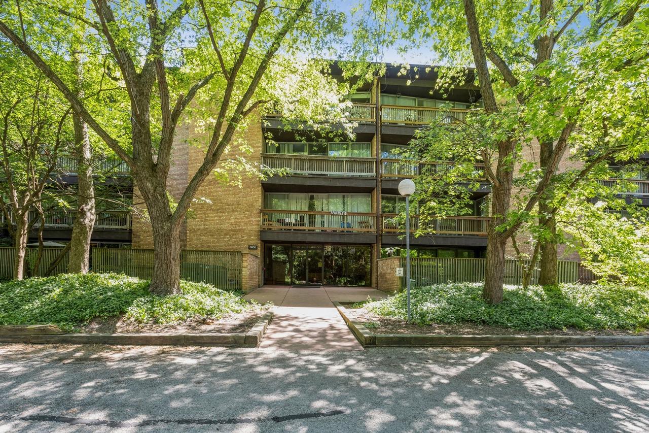 5600 Hillcrest Ln. #130-3K, Lisle, IL 60532