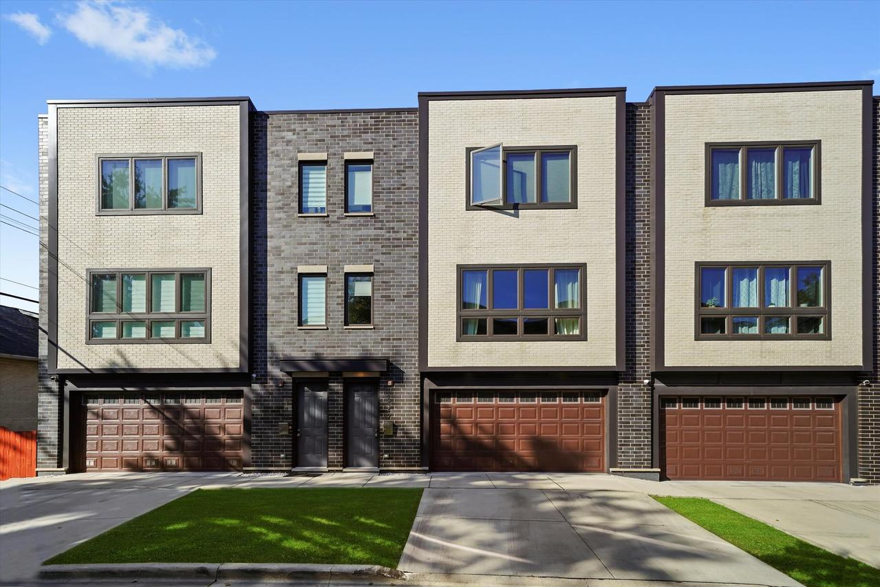 2342 N 74th Ct., Elmwood Park, IL 60707