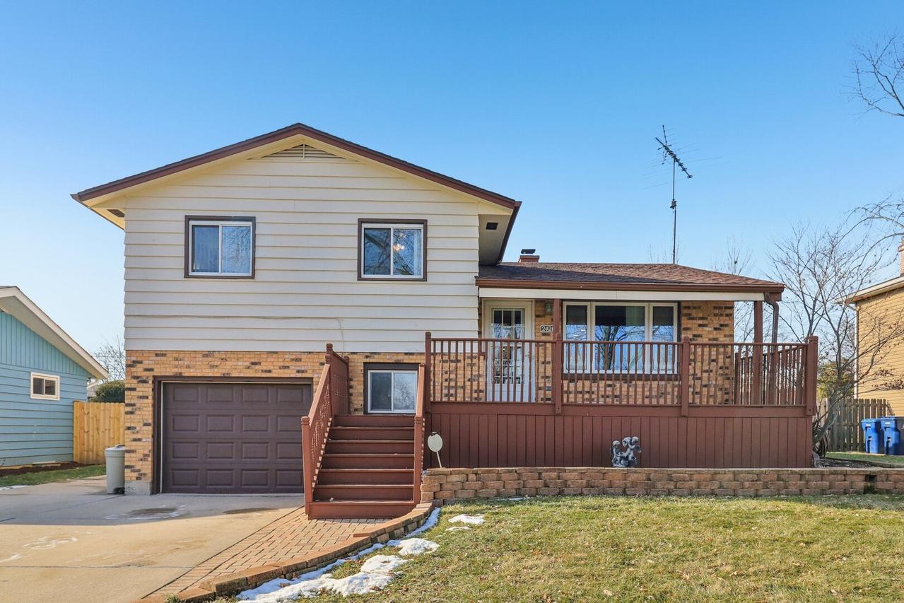 2426 N Butrick St., Waukegan, IL 60087